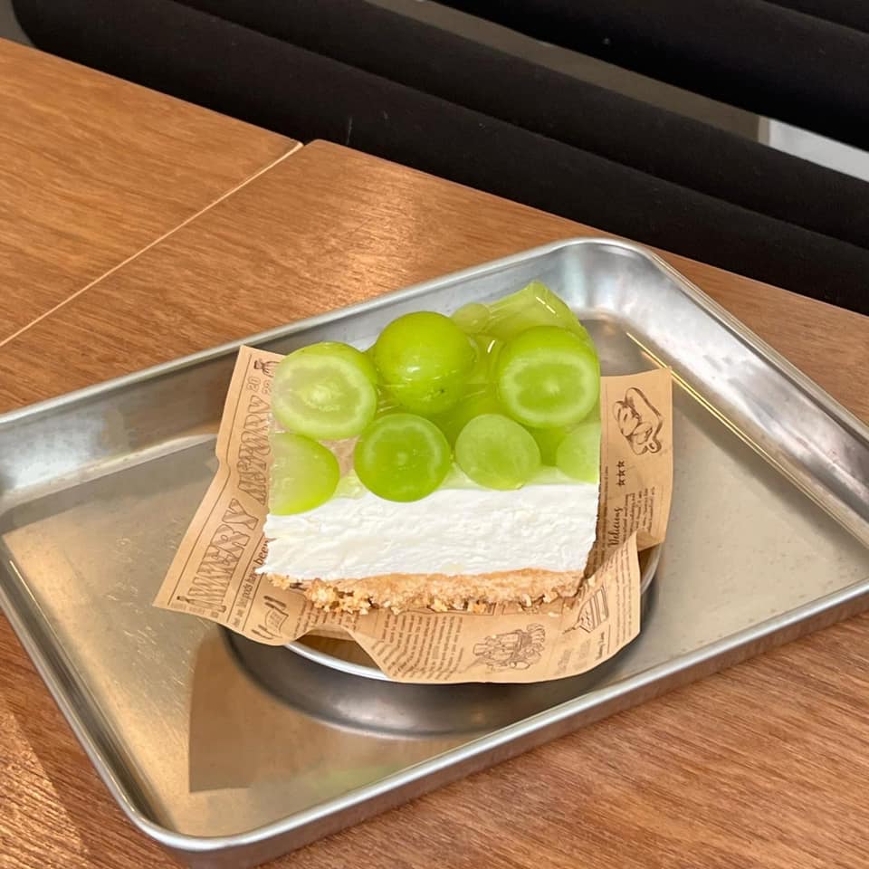 Smitten Cafe and Decor, Thong Ampai Café, THREE Cafe, Continue.cafe, Sunday in 345 cafe, Aprilhouse, The Aileen Cafe', Oliva Cafe, The Kottage Cafe, Plant Cafe, ปิ่นโตนามีตาล, Baan Kanom De'Pathum, Pumpkin Art Town, Mushroom Hut Cafe, KAD Cafe - กาด คาเฟ่, ADAM cafe