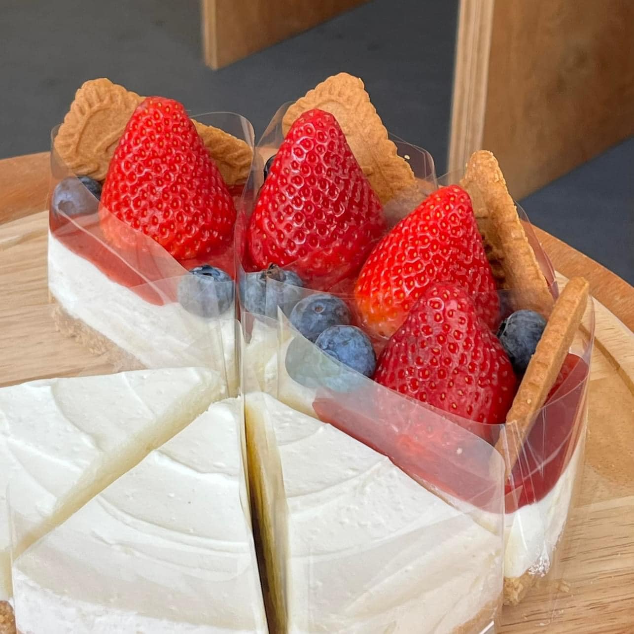 Smitten Cafe and Decor, Thong Ampai Café, THREE Cafe, Continue.cafe, Sunday in 345 cafe, Aprilhouse, The Aileen Cafe', Oliva Cafe, The Kottage Cafe, Plant Cafe, ปิ่นโตนามีตาล, Baan Kanom De'Pathum, Pumpkin Art Town, Mushroom Hut Cafe, KAD Cafe - กาด คาเฟ่, ADAM cafe