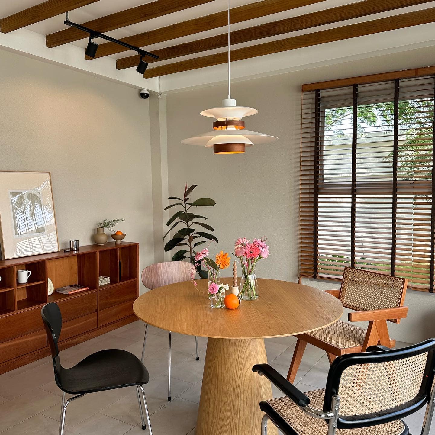 Smitten Cafe and Decor, Thong Ampai Café, THREE Cafe, Continue.cafe, Sunday in 345 cafe, Aprilhouse, The Aileen Cafe', Oliva Cafe, The Kottage Cafe, Plant Cafe, ปิ่นโตนามีตาล, Baan Kanom De'Pathum, Pumpkin Art Town, Mushroom Hut Cafe, KAD Cafe - กาด คาเฟ่, ADAM cafe