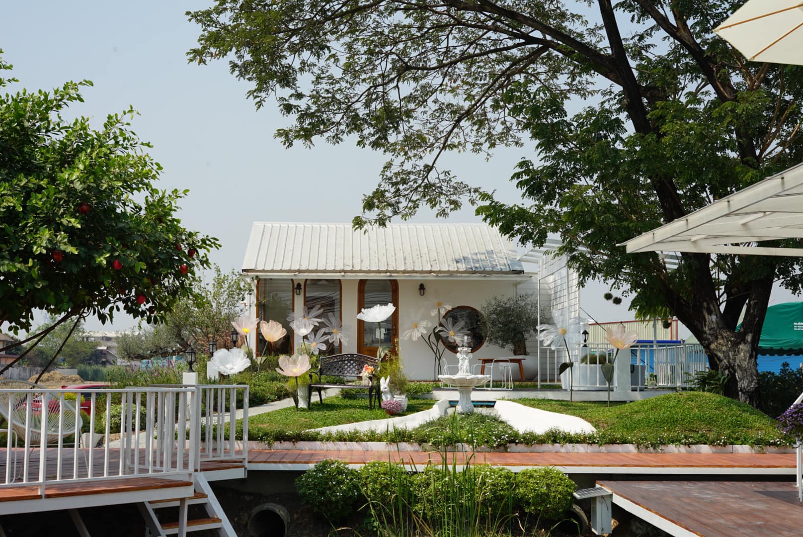 Smitten Cafe and Decor, Thong Ampai Café, THREE Cafe, Continue.cafe, Sunday in 345 cafe, Aprilhouse, The Aileen Cafe', Oliva Cafe, The Kottage Cafe, Plant Cafe, ปิ่นโตนามีตาล, Baan Kanom De'Pathum, Pumpkin Art Town, Mushroom Hut Cafe, KAD Cafe - กาด คาเฟ่, ADAM cafe