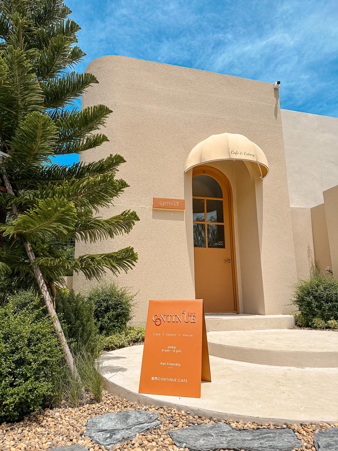 Smitten Cafe and Decor, Thong Ampai Café, THREE Cafe, Continue.cafe, Sunday in 345 cafe, Aprilhouse, The Aileen Cafe', Oliva Cafe, The Kottage Cafe, Plant Cafe, ปิ่นโตนามีตาล, Baan Kanom De'Pathum, Pumpkin Art Town, Mushroom Hut Cafe, KAD Cafe - กาด คาเฟ่, ADAM cafe