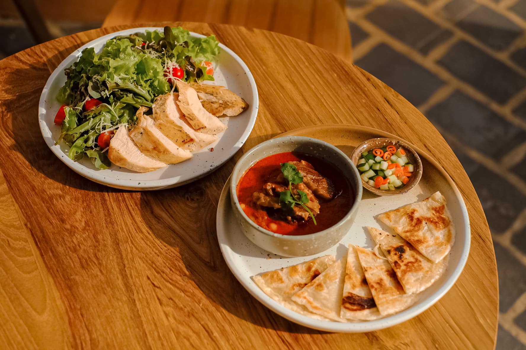 Smitten Cafe and Decor, Thong Ampai Café, THREE Cafe, Continue.cafe, Sunday in 345 cafe, Aprilhouse, The Aileen Cafe', Oliva Cafe, The Kottage Cafe, Plant Cafe, ปิ่นโตนามีตาล, Baan Kanom De'Pathum, Pumpkin Art Town, Mushroom Hut Cafe, KAD Cafe - กาด คาเฟ่, ADAM cafe