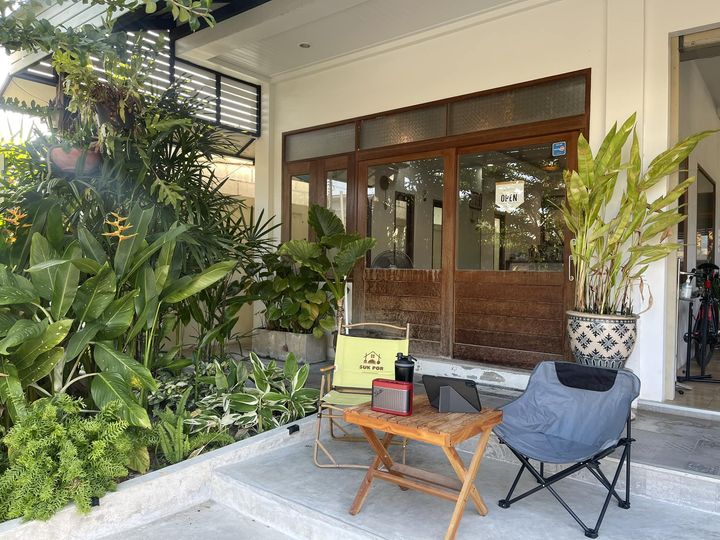 Ka-Num Home Cafe, mira cafe, สุขพอ-Sukpor, ลิ้มรส Limrot, RE - REST CAFE, BAMP : Beach &amp; Cafe, สุดา คาเฟ่ Suda Cafe", RAY CAFE, Top Seacret Beach Cafe, 25 Monday cafe', Tree House Cafe', Memory House Cafe HuaHin, B’day Cafe, 3pm cafe’, One &amp; Only Café, Bay Camp Cafe