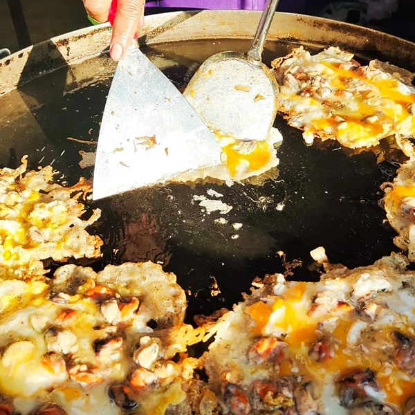 บ้านใหญ่ผัดไทยเตาถ่าน, ผัดไทยคุณยาย เสนาวิลล่า, ซอย7 แฮปปี้แลนด์, ผัดไทยหน้าช่องฯ, ผัดไทยายแถม ถนนวิสุทธิกษัตริย์, ทิพย์สมัย ผัดไทยประตูผี, ลุงภา ผัดไทย เจ้าเก่า, ผัดไทยเสวย ลาดพร้าว71, ประทุมทิพย์ผัดไทย, ผัดไทยวังหิน Showปัง, พรพิมลผัดไทย หอยทอด ราดซอสมันกุ้งรัชดา3แยก8 , เฮงหอยทอดชาวเล, ผัดไทยไฟทะลุ, ผัดไท นรกแตก, ผัดไทยรสเด็ดวงเวียนใหญ่ ไม่ใส่ผงชูรส, สอบถามเพิ่มเติม โทร. 02 438 8388, ผัดไทเทเวศร์ 359