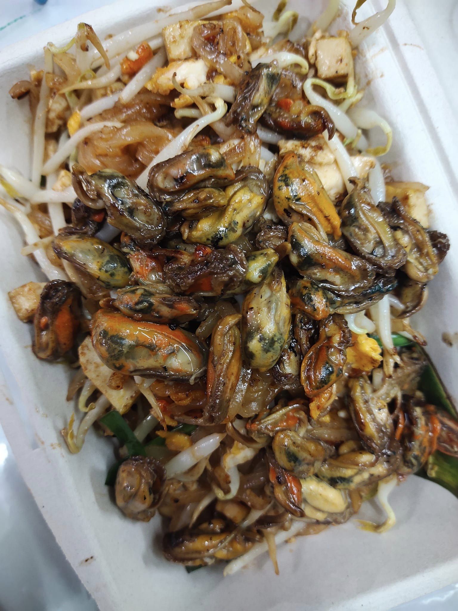 บ้านใหญ่ผัดไทยเตาถ่าน, ผัดไทยคุณยาย เสนาวิลล่า, ซอย7 แฮปปี้แลนด์, ผัดไทยหน้าช่องฯ, ผัดไทยายแถม ถนนวิสุทธิกษัตริย์, ทิพย์สมัย ผัดไทยประตูผี, ลุงภา ผัดไทย เจ้าเก่า, ผัดไทยเสวย ลาดพร้าว71, ประทุมทิพย์ผัดไทย, ผัดไทยวังหิน Showปัง, พรพิมลผัดไทย หอยทอด ราดซอสมันกุ้งรัชดา3แยก8 , เฮงหอยทอดชาวเล, ผัดไทยไฟทะลุ, ผัดไท นรกแตก, ผัดไทยรสเด็ดวงเวียนใหญ่ ไม่ใส่ผงชูรส, สอบถามเพิ่มเติม โทร. 02 438 8388, ผัดไทเทเวศร์ 359