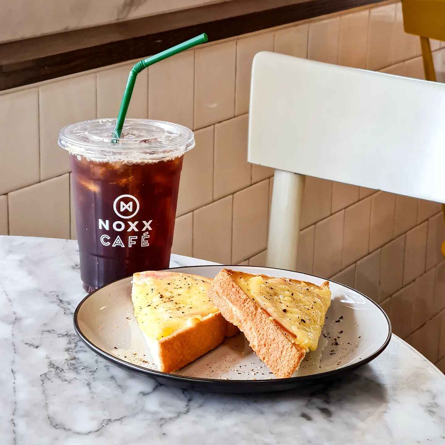 In The mood's, Woolloomooloo Cafe &amp; Bar, Sir.homecafe, Apostrophes Specialty Cafe, NOXX CAFÉ