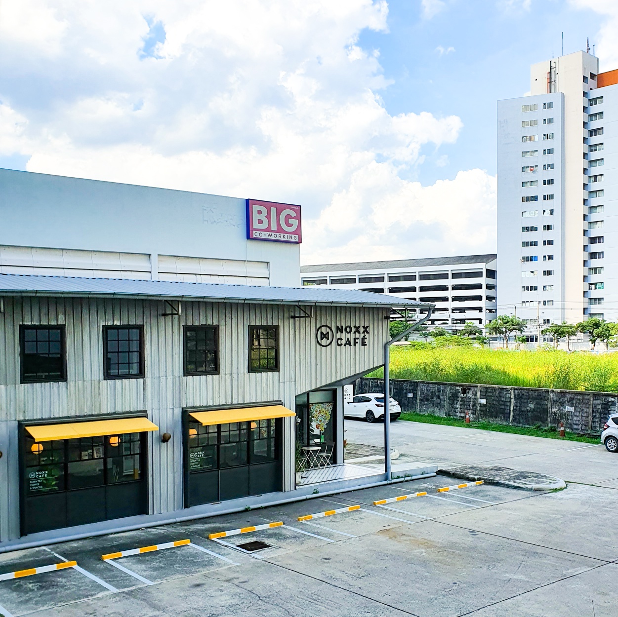 In The mood's, Woolloomooloo Cafe &amp; Bar, Sir.homecafe, Apostrophes Specialty Cafe, NOXX CAFÉ