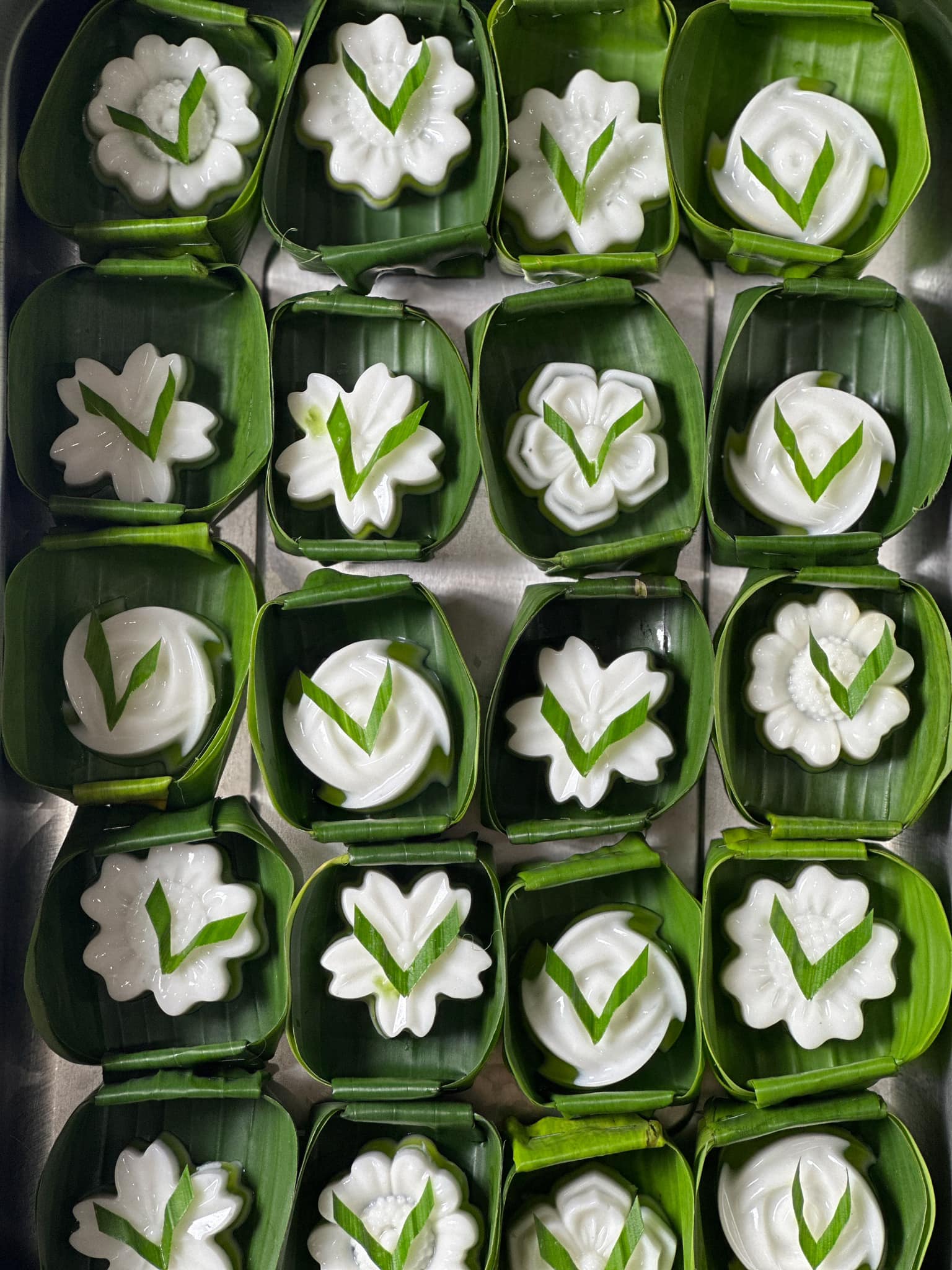 Muibakery, กินดี อยู่ดี by foreste cafe, The Waffle, Snack food.shop, Snackbox Monchanok, ไออุ่น, บ้านทองม้วน, Jaidee Homemade, ชื่นจิต chuenchit, Nara Snack Box - รับจัดเบรค, ว่าหรอย-waroi, KIN.D