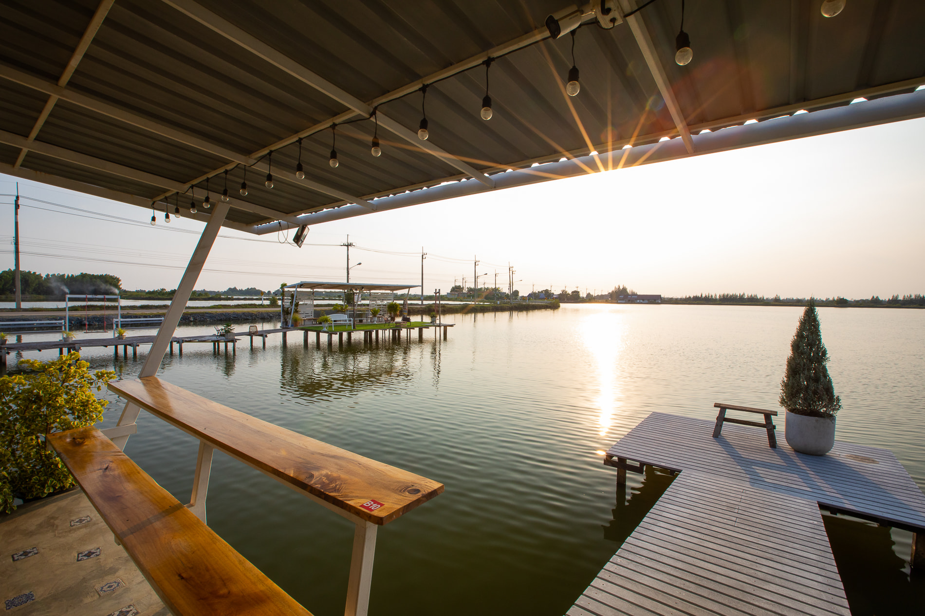 เรือนชายน้ำ Cafe&amp;Restaurant, ban.jingjo, See Sea Sun - แบบง่ายๆ, ขวัญข้าว ริเวอร์ไซด์, The sunflower cafe, KokoroCafe', FREJA Coffee &amp; Co, Rays River Cafe, Behind The Beans, พร้าวหอมคาเฟ่, Kinlamoon, House Cafe', บ้านสวนพาฝัน, La Bella Cafe, PakPap Cafe, ขมุน คาเฟ่ มหาชัย, Baanthaicafe, ดีกัน คาเฟ่, COCO CAFE'