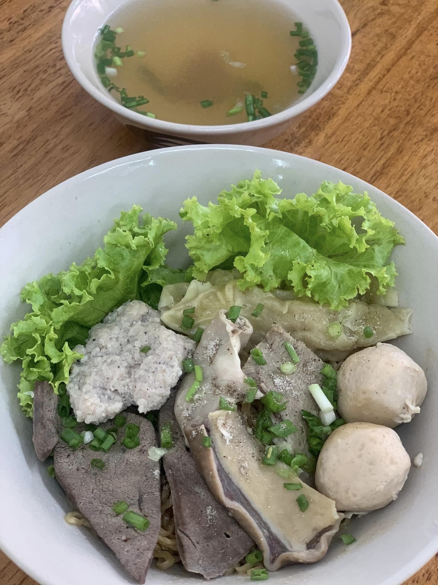 สวนชื่นสุข, Ar Restaurant Hatyai 嗳, ศิริ ต้มเลือดหมูหาดใหญ่, ไก่กรอบพี่เน่, ในรู, กุ๊กชัยติ่มซำ-ก๋วยเตี๋ยวราดหน้าปลากะพง, ร้านใต้ขอย ซอยตัน, กันเอง, หนานหยวน บะหมี่เกี๊ยวกุ้ง, สาขาปุณณกัณฑ์, ป่ายาง, บ้านก้ามปู, โชคดีแต่เตี้ยม บะกุ๊ดเต๋, ไก่ทอดหาดใหญ่มีนา, ร้านราดหน้าโกฉ่อน, ขนมจีนป้าชื่น, Space Bar, ขนมไข่เตาถ่านน้องนิล&amp;คาเฟ่, ข้าวต้มรถแดง