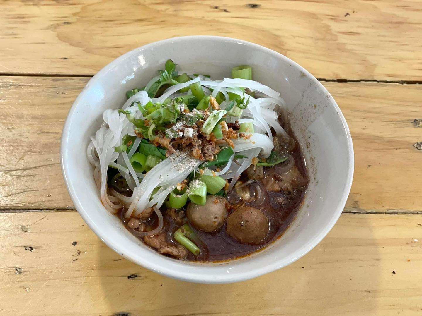 ก๋วยเตี๋ยวเรือในคลอง อยุธยา, กรุงเก่า"เตี๋ยวเรือ", ร้านก๋วยเตี๋ยวเรือโอ่งบนแพริมแม่น้ำน้อย, ก๋วยเตี๋ยวเรือกิมหลวน อยุธยา, ก๋วยเตี๋ยวเรือ ตาลเดี่ยว'เตี๋ยวเรือ, ก๋วยเตี๊ยวลุงแจ๊ะ (บัวหวาน), ร้านก๋วยเตี๋ยวตาไห (คลองท่อ), ก๋วยเตี๋ยวเรือแม่วันดี อยุธยา