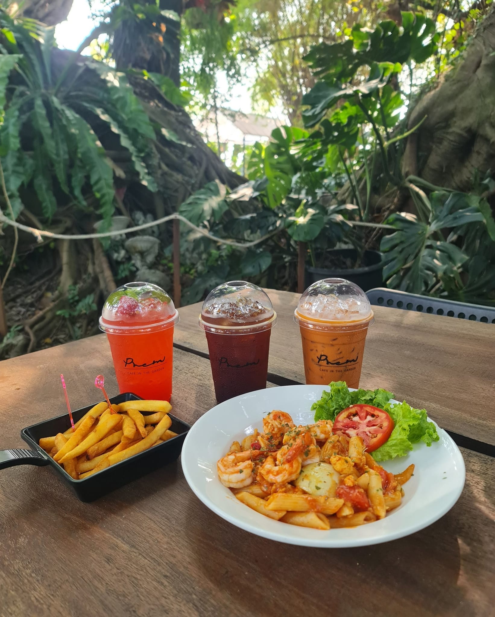 Smitten Cafe and Decor, Thong Ampai Café, THREE Cafe, Continue.cafe, Sunday in 345 cafe, Aprilhouse, The Aileen Cafe', Oliva Cafe, The Kottage Cafe, Plant Cafe, ปิ่นโตนามีตาล, Baan Kanom De'Pathum, Pumpkin Art Town, Mushroom Hut Cafe, KAD Cafe - กาด คาเฟ่, ADAM cafe