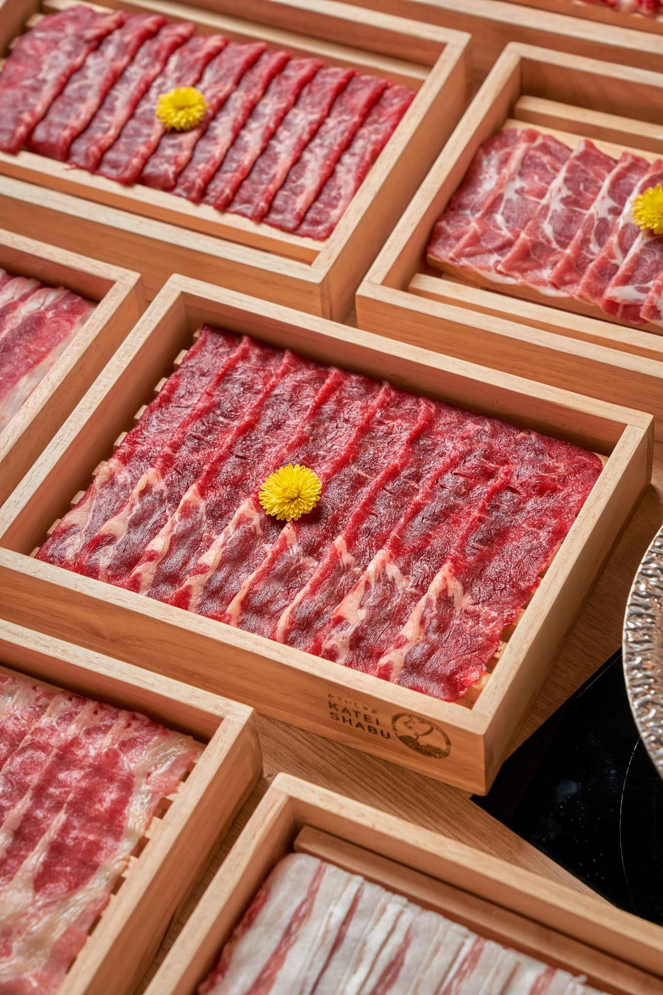 Shabu Tomo, Shiroku Shabu, Peak Shabu, FUFU SHABU, สาขา Empire Tower, KATEI SHABU, Izakaya En, Shuu Shabu, สาขา เดอะพรอมานาด รามอินทรา, Treasure Beef Shabu, Hai Shabu