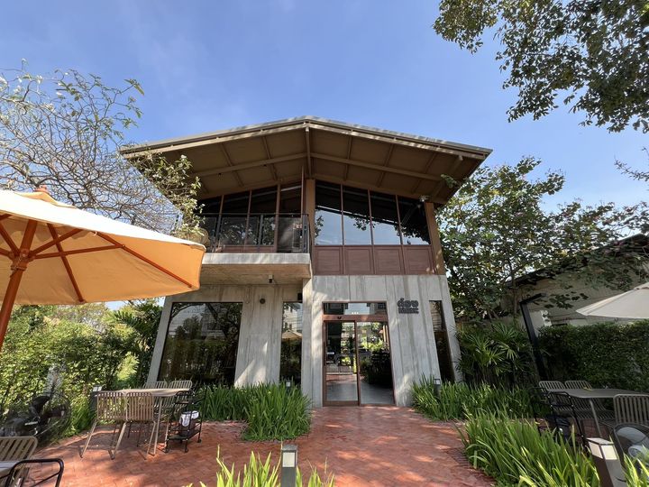 ล้าน เหนือ-น่าน อาหารเหนือ, เนื้อเหนือ Neua.Neur.Bkk, ต๋องเต็มโต๊ะ, สาขาพุทธมณฑล สาย 2, อองตอง ข้าวซอย, ละอ่อน น้ำเงี้ยว อาหารเหนือ, เฮือนลำพูน, รัชดาอาหารเหนือ, ร้านลำแต๊ๆ อาหารพื้นเมือง, ข้าวซอยลำดวนฟ้าฮ่ามเชียงใหม่, สาขาวิภาวดีรังสิต 58, หอมด่วน, ต๊ะต่อนยอน, Cr. ภาพทั้งหมดจาก Facebook ต๊ะต่อนยอน อาหารเหนือ, ฮ้านจาวเหนือ, ต๋องเหนือ Express, ข้าวซอยเชียงใหม่ ตรงข้ามกรมศุลกากร, ครัวเจียงใหม่, ครัวมะแข่น, กาดหลวง มินิ