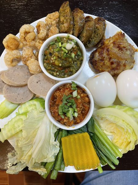 Ailati Resto, แสนยอด, ต๋องเต็มโต๊ะ, สาขาซอยเจริญกรุง 44, 80/20 bkk, ก๋วยเตี๋ยวเย็นตาโฟเกี๊ยวโต - บางรัก, โบ๊ยเกี๊ยเจ๊เนี๊ยวบางรัก, บุญทรัพย์คุณหลวง, นายเม้ง บะหมี่ปู เกี๊ยวกุ้งยักษ์, ทอดมันกวางตุ้ง สีนวล, เอ๋กระเพาะปลา ตรอกซุง, Panlee Bakery, ประจักษ์, ขาหมูตรอกซุงบางรัก เจ้าเก่า, ข้าวต้มปลา (กิมโป้), ข้าวขาหมูตีสาม, Hoklong Restaurant