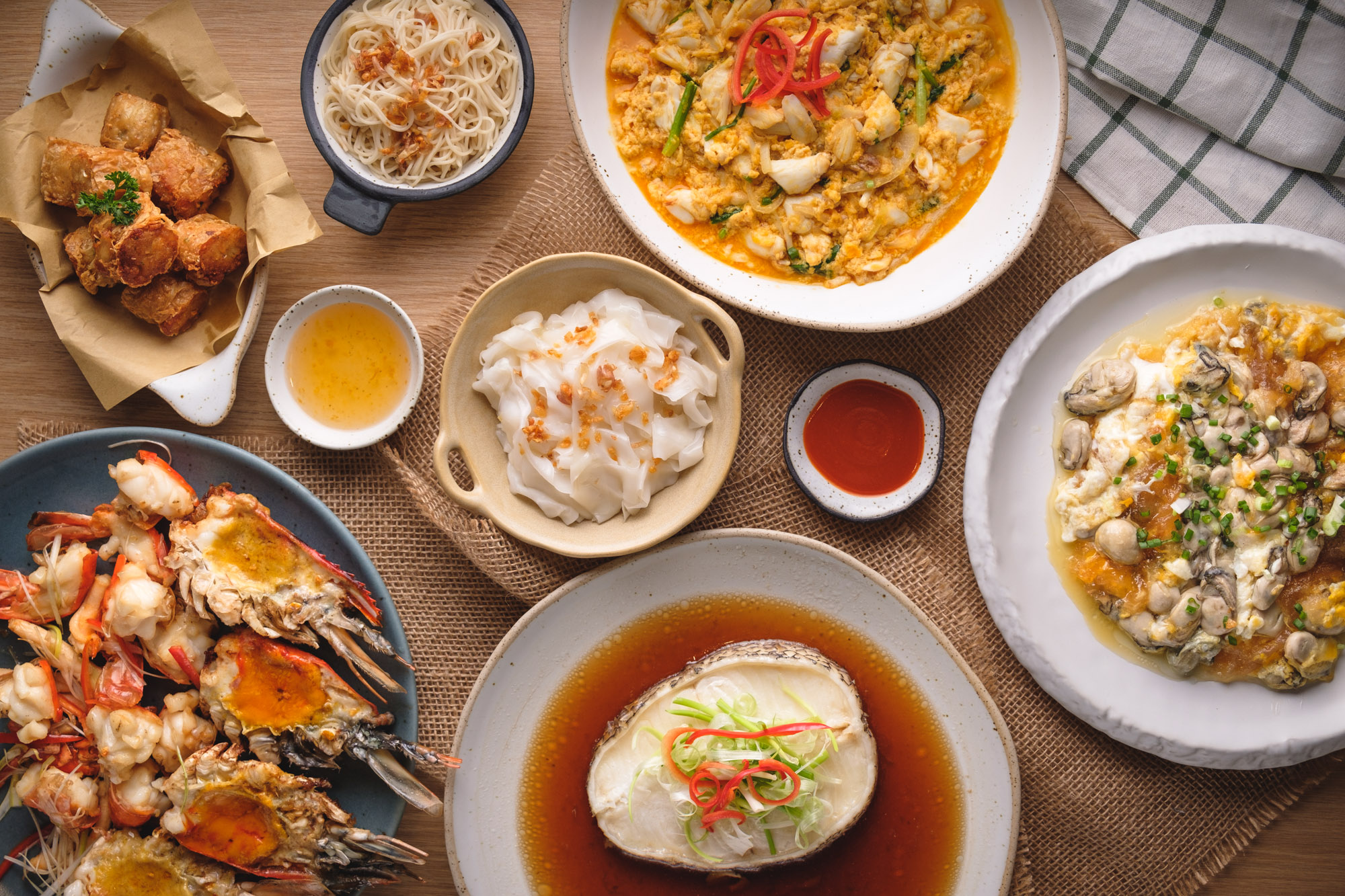 ครัวอัปสรพรีเมียม, สุดใจ ไก่ย่าง ส้มตำ อ.ต.ก., ​เฝอ เฝอ - Pho Pho, ขนมไทยเก้าพี่น้อง, Peaktellers