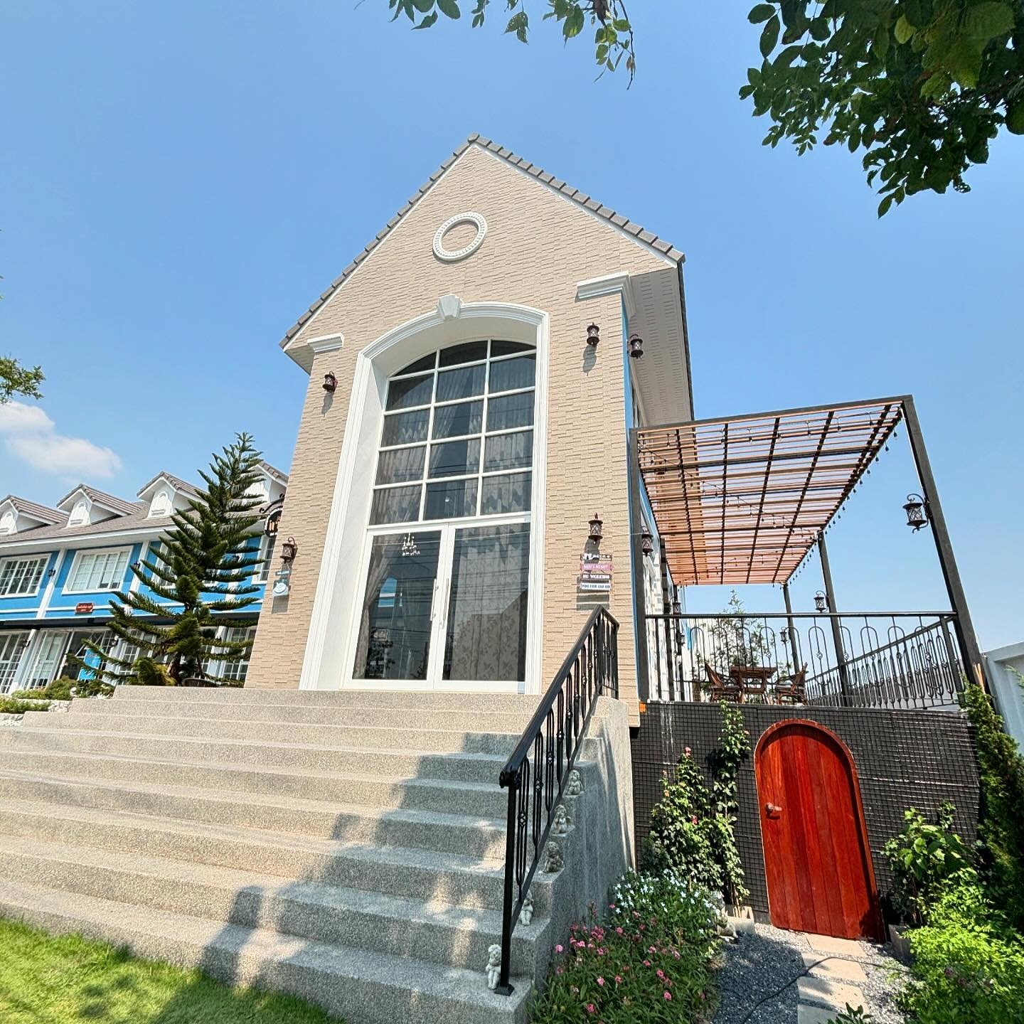 DULCE Casa de Pan, COME escape cafe, Iriscoffee, ปนิษ, Baan Orpor, Loading Caffeine, Little Hideout, Real Cafe, Simple Day Gelato, Cafe' Precious Space Time