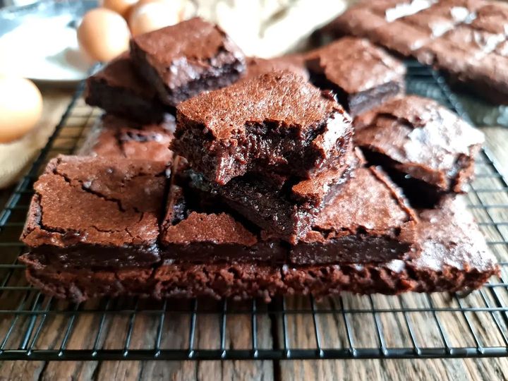 Perfect Bakery, ปลาวี่ ดีเสิร์ท คาเฟ่, A&amp;T Brownie, Memorize Brownie, Black Futon, The Brownies, Only Brownie, Brett___Bake, นัทเบเกอรี่ พิษณุโลก : NUT Bakery