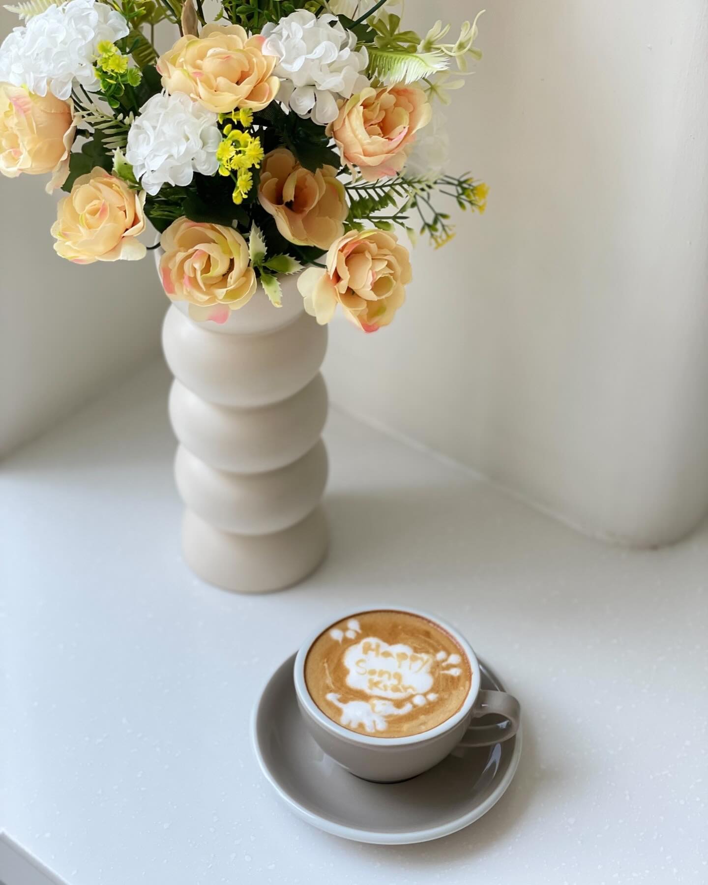 Jolie Cafe, Flat+White Cafe, Buttery Cafe, Glo bkk