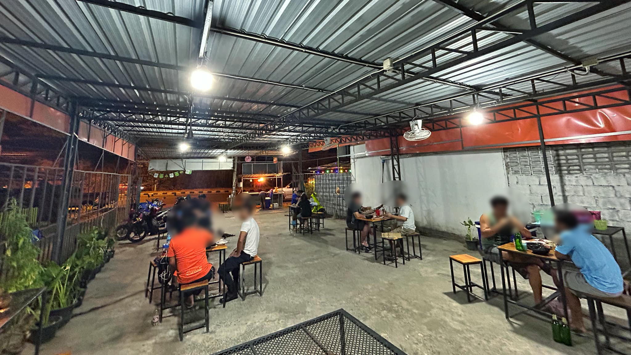 แคลิฟอร์เนียลาบก้อย &amp; เนื้อวัวสด, หลังวัง, เป็ดย่างคูเมือง, ร้านเป็ดย่างคูเมือง เปิดบริการตามปกติ ทุกวัน 08.00-18.00 น., สอบถามเพิ่มเติม โทร. 093-484-8687, จิ้งนำ ขาหมู, ไก่ย่างสีดา, มีไฮมีนา, ร้านอีสาน ประตูนำชัย, บุรีรัมย์เป็ดย่าง, ร้านอาหารตรี คาเฟ่ แอนด์ เรสเตอรองต์, สองพี่น้อง