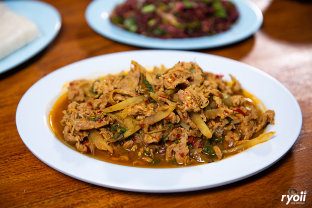 แคลิฟอร์เนียลาบก้อย &amp; เนื้อวัวสด, หลังวัง, เป็ดย่างคูเมือง, ร้านเป็ดย่างคูเมือง เปิดบริการตามปกติ ทุกวัน 08.00-18.00 น., สอบถามเพิ่มเติม โทร. 093-484-8687, จิ้งนำ ขาหมู, ไก่ย่างสีดา, มีไฮมีนา, ร้านอีสาน ประตูนำชัย, บุรีรัมย์เป็ดย่าง, ร้านอาหารตรี คาเฟ่ แอนด์ เรสเตอรองต์, สองพี่น้อง