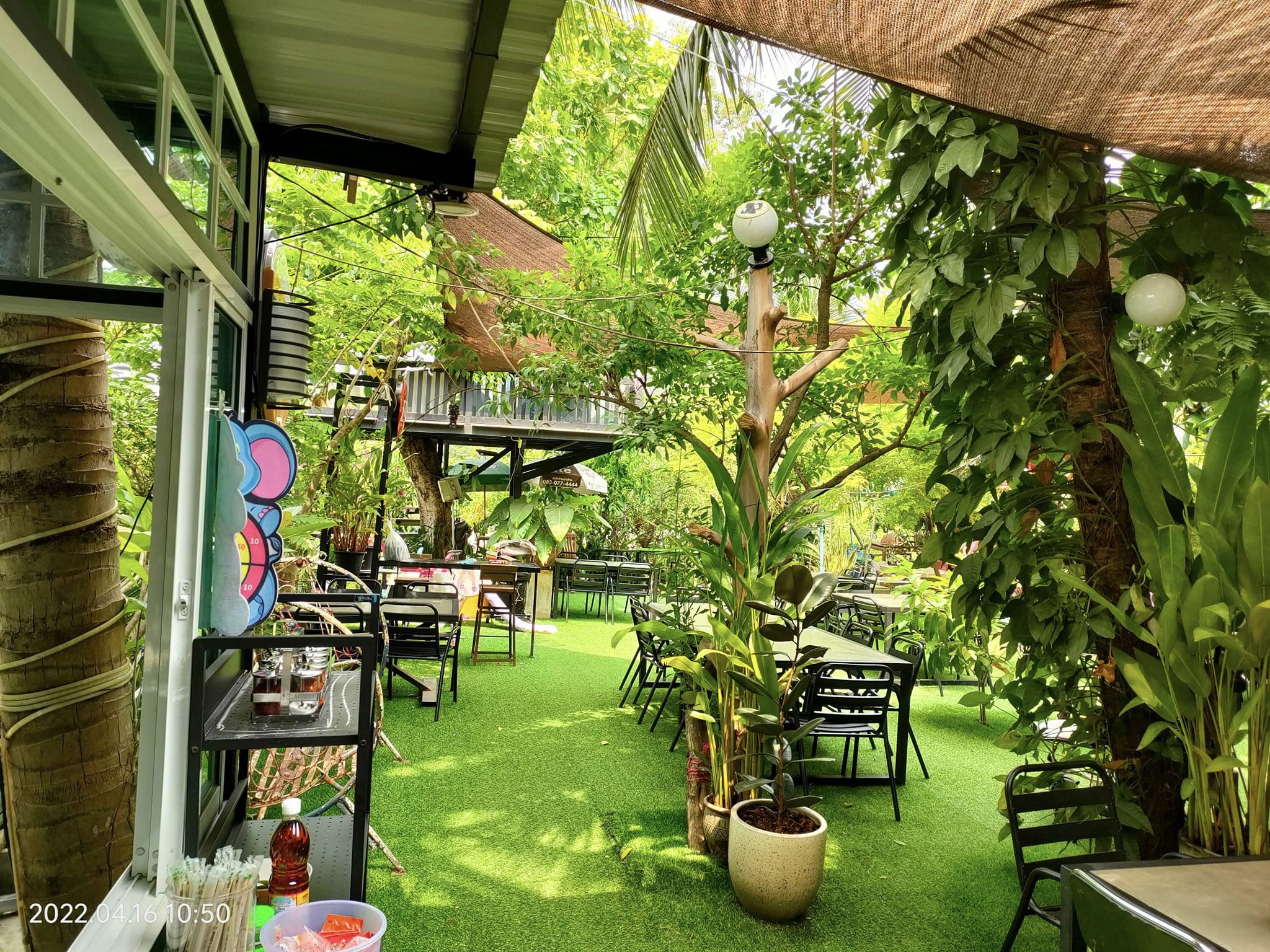 แคลิฟอร์เนียลาบก้อย &amp; เนื้อวัวสด, หลังวัง, เป็ดย่างคูเมือง, ร้านเป็ดย่างคูเมือง เปิดบริการตามปกติ ทุกวัน 08.00-18.00 น., สอบถามเพิ่มเติม โทร. 093-484-8687, จิ้งนำ ขาหมู, ไก่ย่างสีดา, มีไฮมีนา, ร้านอีสาน ประตูนำชัย, บุรีรัมย์เป็ดย่าง, ร้านอาหารตรี คาเฟ่ แอนด์ เรสเตอรองต์, สองพี่น้อง