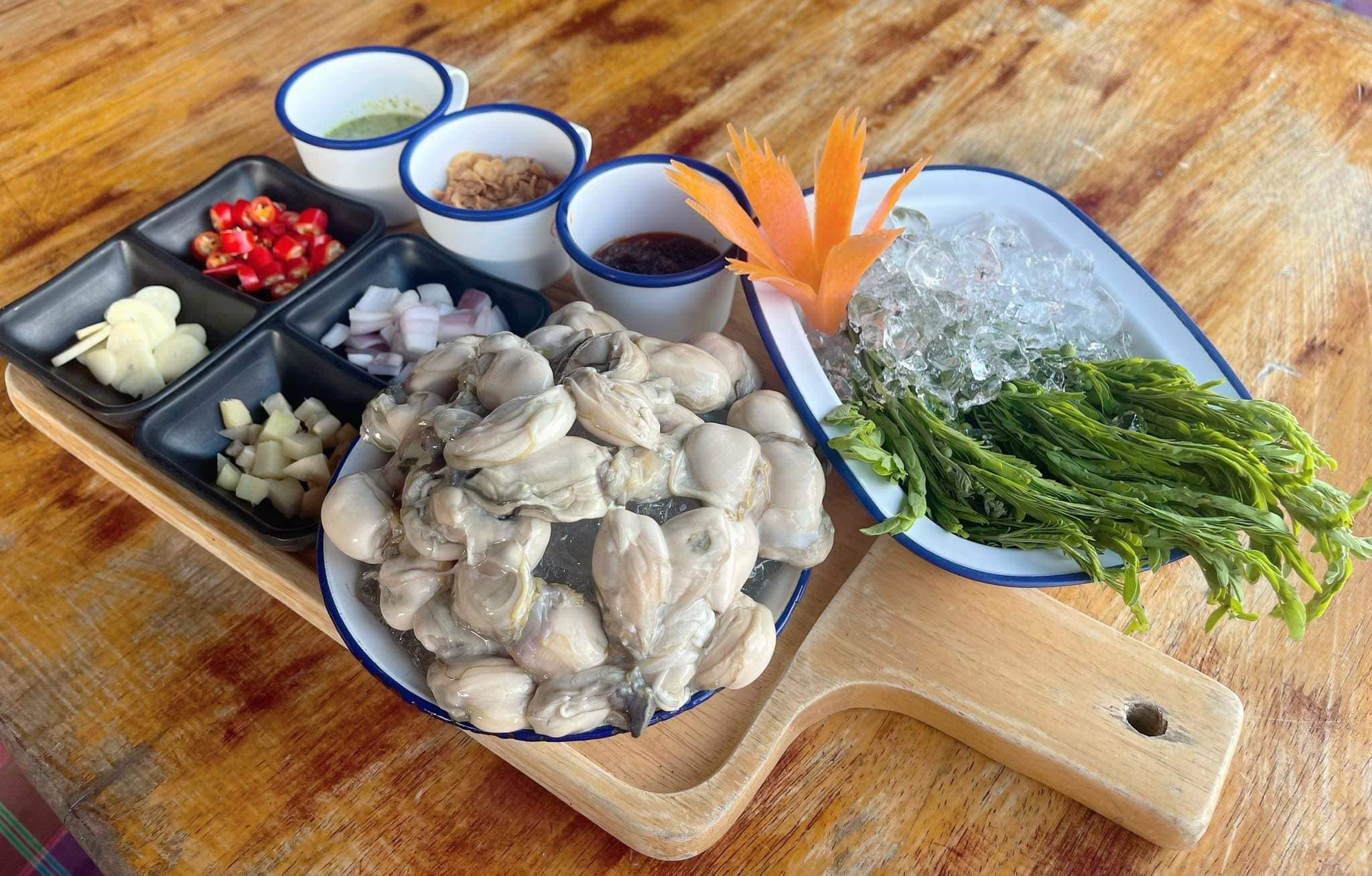 แคลิฟอร์เนียลาบก้อย &amp; เนื้อวัวสด, หลังวัง, เป็ดย่างคูเมือง, ร้านเป็ดย่างคูเมือง เปิดบริการตามปกติ ทุกวัน 08.00-18.00 น., สอบถามเพิ่มเติม โทร. 093-484-8687, จิ้งนำ ขาหมู, ไก่ย่างสีดา, มีไฮมีนา, ร้านอีสาน ประตูนำชัย, บุรีรัมย์เป็ดย่าง, ร้านอาหารตรี คาเฟ่ แอนด์ เรสเตอรองต์, สองพี่น้อง