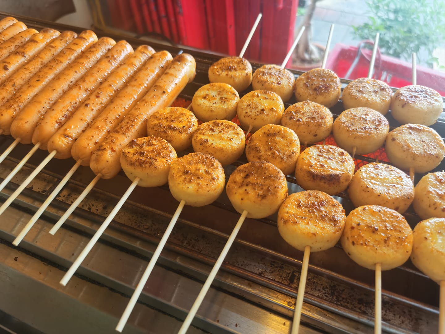 ขนมกุยช่าย หมู่บ้านเศรษฐกิจ, เล่าซา (ลิ้มเล่าซา) เซ็นต์หลุยส์, หม่าล่าชาวเขา Malashaokao, 1:2 Coffee Company, หิว หิว Hiew Hiew, หมูทอดเซ็นต์หลุยส์, กิตติก๋วยเตี๋ยวเป็ด