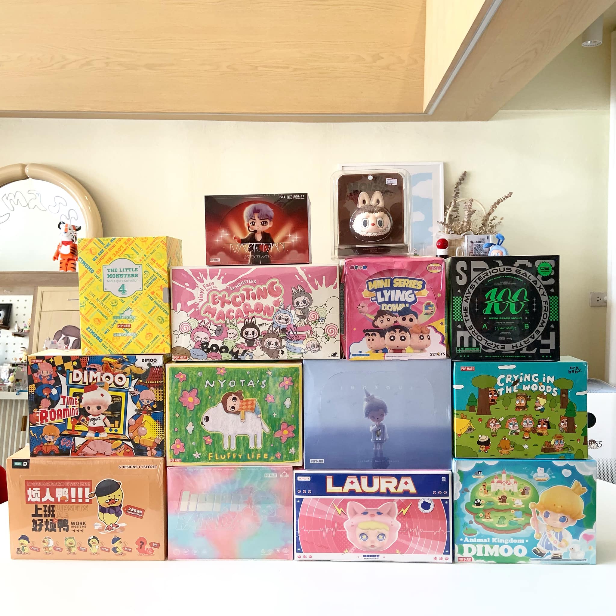 แดงราชาหอยทอด, เปาะเปี๊ยะสด ตรอกสุกร, SO-K cafe, เช็งซิมอี๊ (แป้งกลมอารมณ์ดี), ก๋วยเตี๋ยวตรอกโรงหมู, ข้าวมันไก่พิชัยไก่ตอน, Scoopp, ข้าวขาหมู "มันอยู่ในกระทะ"ตรอกโรงหมู, เบ๊ซุ่นหลี, สีมรกต, สุกี้เตาถ่าน ตรอกโรงหมู, Amass coffee art toys, Kanom Donut, ก๋วยเตี๋ยวหมูตุ๋นเจ๊ปู