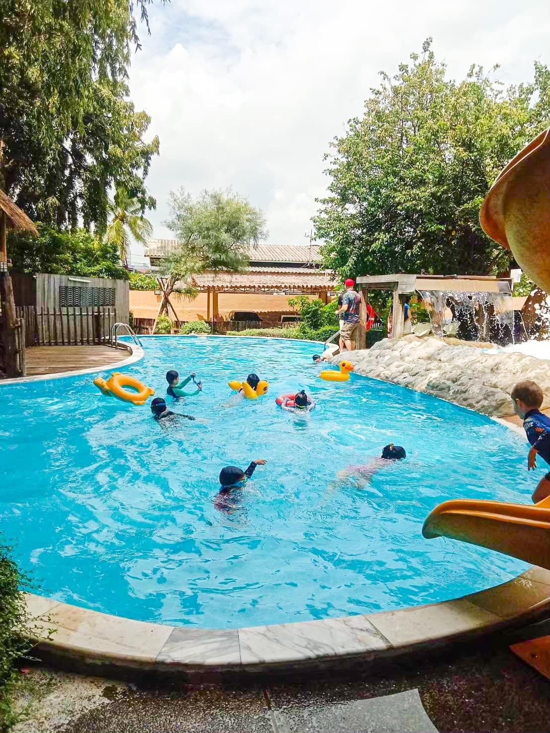 Kiddies’ House, ม้าก้านกล้วย คิดส์คาเฟ่, Little sheep kids cafe, Kickinkids, Moana Cafe, Organika Cafe and Play, Little Barn Kids Cafe, Pumpkin Art Town, DUBUA CAFE, FARM LUCK, Dressage Horse Café, Buttercup, Mari go round