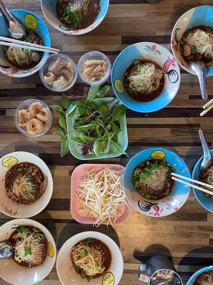 ก๋วยเตี๋ยวเรือในคลอง อยุธยา, กรุงเก่า"เตี๋ยวเรือ", ร้านก๋วยเตี๋ยวเรือโอ่งบนแพริมแม่น้ำน้อย, ก๋วยเตี๋ยวเรือกิมหลวน อยุธยา, ก๋วยเตี๋ยวเรือ ตาลเดี่ยว'เตี๋ยวเรือ, ก๋วยเตี๊ยวลุงแจ๊ะ (บัวหวาน), ร้านก๋วยเตี๋ยวตาไห (คลองท่อ), ก๋วยเตี๋ยวเรือแม่วันดี อยุธยา