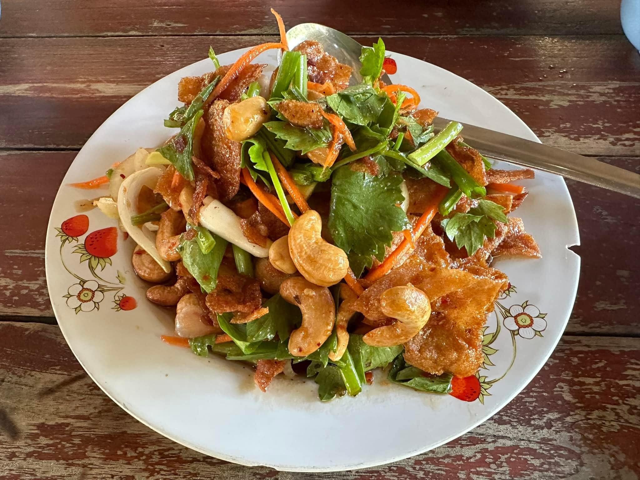 ชายน้ำ, ทรัพย์เจริญซีฟู๊ด-ดำ, กุ้งเผาราชคราม, บ้านอยุธยารมย์, บ้านไม้ริมน้ำ, แกรนด์เจ้าพระญา, บ้านอู่ทอง