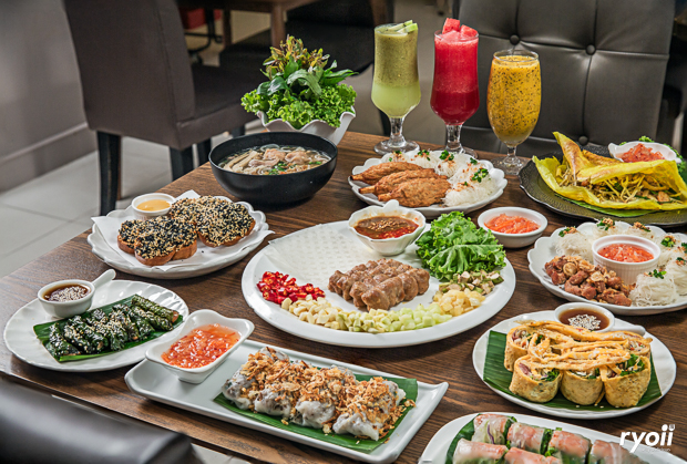 ครัวผักสด, Iconic Club Style, แก้วติ่มซำ, ตำ มึน มึน น., สวนอาหารริเวอร์ไซด์การเด้น, ยายปวด, ลุย, นิวแซ่บสุดซอย, ครัวตาอ้อซีฟู๊ด ชุมพร, ลุงเผล็นกุ้งหลวง, แม่ไม้ซีฟู้ด, ครัวสวนตาจี๊ด, ฟารีดาชาโรตี สาขาชุมพร, ก๋วยเตี๋ยวเนื้อนายดำ, ครัวทุ่งแพะ, บ้านพรรคพวก, ร้านอาหารตะเกียงไทยชุมพร, โกเหลียง, ครัวบ้านริมน้ำ ไร่ล่างซิตี้, พนังตักซีฟู๊ด คาเฟ่&amp;บาร์, ติ่มซำ หอเจี๊ยะ at ชุมพร, ครัวคุณจักษ์