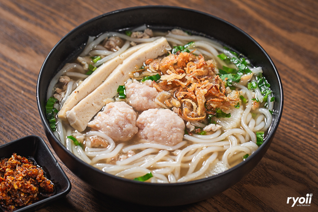 ครัวผักสด, Iconic Club Style, แก้วติ่มซำ, ตำ มึน มึน น., สวนอาหารริเวอร์ไซด์การเด้น, ยายปวด, ลุย, นิวแซ่บสุดซอย, ครัวตาอ้อซีฟู๊ด ชุมพร, ลุงเผล็นกุ้งหลวง, แม่ไม้ซีฟู้ด, ครัวสวนตาจี๊ด, ฟารีดาชาโรตี สาขาชุมพร, ก๋วยเตี๋ยวเนื้อนายดำ, ครัวทุ่งแพะ, บ้านพรรคพวก, ร้านอาหารตะเกียงไทยชุมพร, โกเหลียง, ครัวบ้านริมน้ำ ไร่ล่างซิตี้, พนังตักซีฟู๊ด คาเฟ่&amp;บาร์, ติ่มซำ หอเจี๊ยะ at ชุมพร, ครัวคุณจักษ์