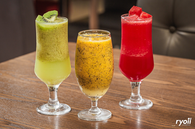 ครัวผักสด, Iconic Club Style, แก้วติ่มซำ, ตำ มึน มึน น., สวนอาหารริเวอร์ไซด์การเด้น, ยายปวด, ลุย, นิวแซ่บสุดซอย, ครัวตาอ้อซีฟู๊ด ชุมพร, ลุงเผล็นกุ้งหลวง, แม่ไม้ซีฟู้ด, ครัวสวนตาจี๊ด, ฟารีดาชาโรตี สาขาชุมพร, ก๋วยเตี๋ยวเนื้อนายดำ, ครัวทุ่งแพะ, บ้านพรรคพวก, ร้านอาหารตะเกียงไทยชุมพร, โกเหลียง, ครัวบ้านริมน้ำ ไร่ล่างซิตี้, พนังตักซีฟู๊ด คาเฟ่&amp;บาร์, ติ่มซำ หอเจี๊ยะ at ชุมพร, ครัวคุณจักษ์