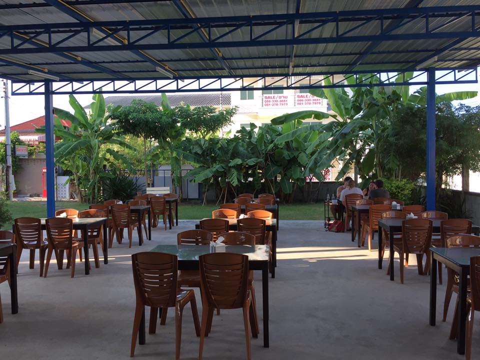 ร้านน้องเจเจ อาหารไทยพื้นบ้าน ซ.หัวหิน43-45, ร้านลุงบังหัวปลาหม้อไฟ หัวหิน, ร้านบ้านครูส่วน by ปลา, Tanya's, ร้านเกี๊ยวปลานำชัย, เจ๊กเปี๊ยะ, ครัวแม่ฬา, บ้านอิสระ, พาสใต้ บาย เชฟเต้หัวหิน Pastay by cheftae, ครัวเจ๊เนี้ยวหัวหิน51, โกหมาก หัวหิน, ซาลาเปาเตาถ่าน BY ยายม่วย, ร้านขนมไทยแม่เก็บหัวหิน, ครัวแม่กะเมย