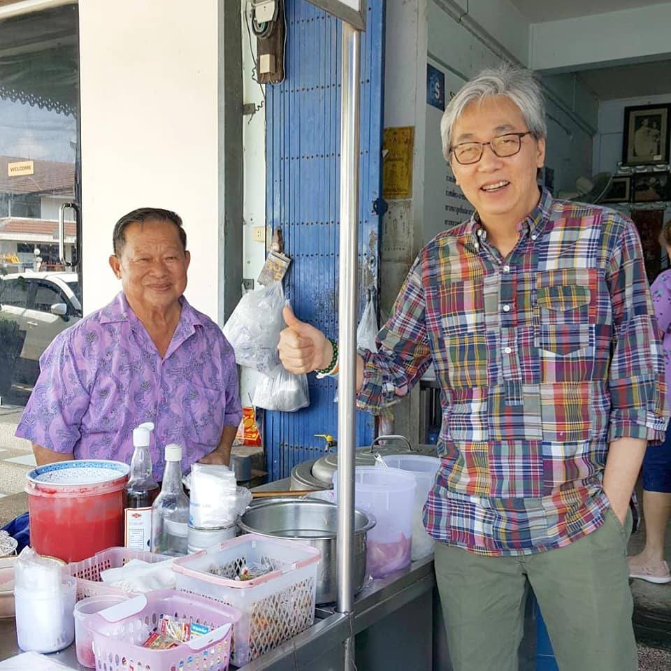 ร้านน้องเจเจ อาหารไทยพื้นบ้าน ซ.หัวหิน43-45, ร้านลุงบังหัวปลาหม้อไฟ หัวหิน, ร้านบ้านครูส่วน by ปลา, Tanya's, ร้านเกี๊ยวปลานำชัย, เจ๊กเปี๊ยะ, ครัวแม่ฬา, บ้านอิสระ, พาสใต้ บาย เชฟเต้หัวหิน Pastay by cheftae, ครัวเจ๊เนี้ยวหัวหิน51, โกหมาก หัวหิน, ซาลาเปาเตาถ่าน BY ยายม่วย, ร้านขนมไทยแม่เก็บหัวหิน, ครัวแม่กะเมย
