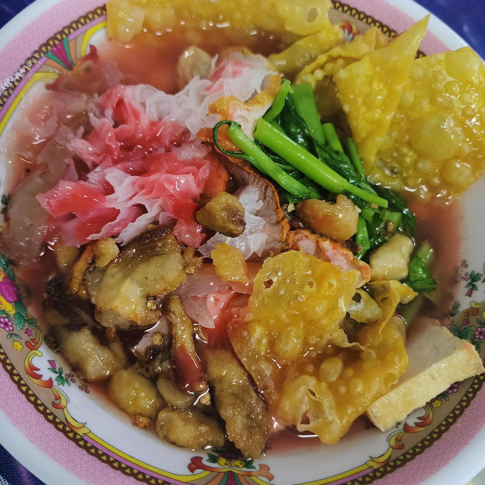 ร้านน้องเจเจ อาหารไทยพื้นบ้าน ซ.หัวหิน43-45, ร้านลุงบังหัวปลาหม้อไฟ หัวหิน, ร้านบ้านครูส่วน by ปลา, Tanya's, ร้านเกี๊ยวปลานำชัย, เจ๊กเปี๊ยะ, ครัวแม่ฬา, บ้านอิสระ, พาสใต้ บาย เชฟเต้หัวหิน Pastay by cheftae, ครัวเจ๊เนี้ยวหัวหิน51, โกหมาก หัวหิน, ซาลาเปาเตาถ่าน BY ยายม่วย, ร้านขนมไทยแม่เก็บหัวหิน, ครัวแม่กะเมย