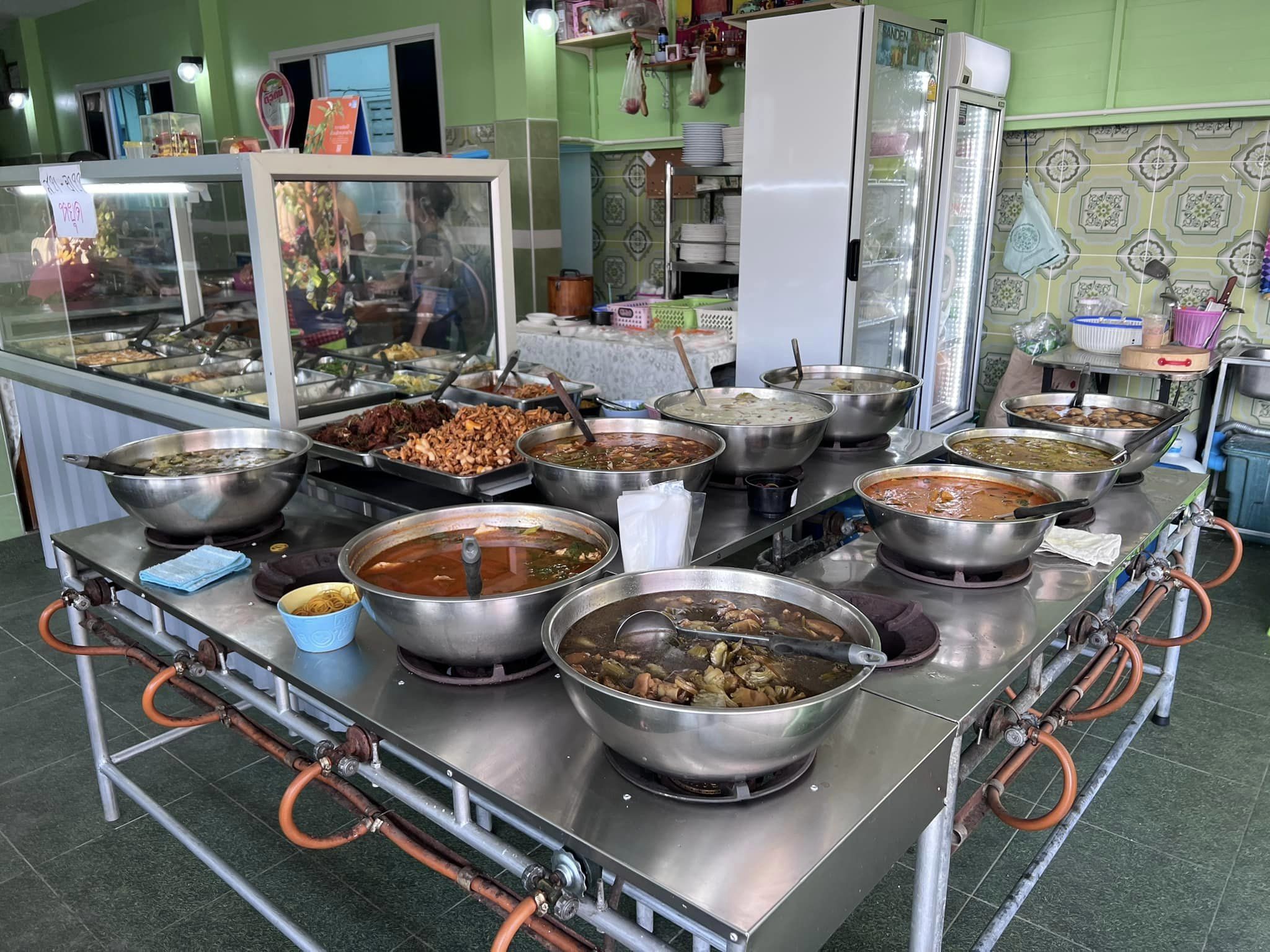 ร้านน้องเจเจ อาหารไทยพื้นบ้าน ซ.หัวหิน43-45, ร้านลุงบังหัวปลาหม้อไฟ หัวหิน, ร้านบ้านครูส่วน by ปลา, Tanya's, ร้านเกี๊ยวปลานำชัย, เจ๊กเปี๊ยะ, ครัวแม่ฬา, บ้านอิสระ, พาสใต้ บาย เชฟเต้หัวหิน Pastay by cheftae, ครัวเจ๊เนี้ยวหัวหิน51, โกหมาก หัวหิน, ซาลาเปาเตาถ่าน BY ยายม่วย, ร้านขนมไทยแม่เก็บหัวหิน, ครัวแม่กะเมย