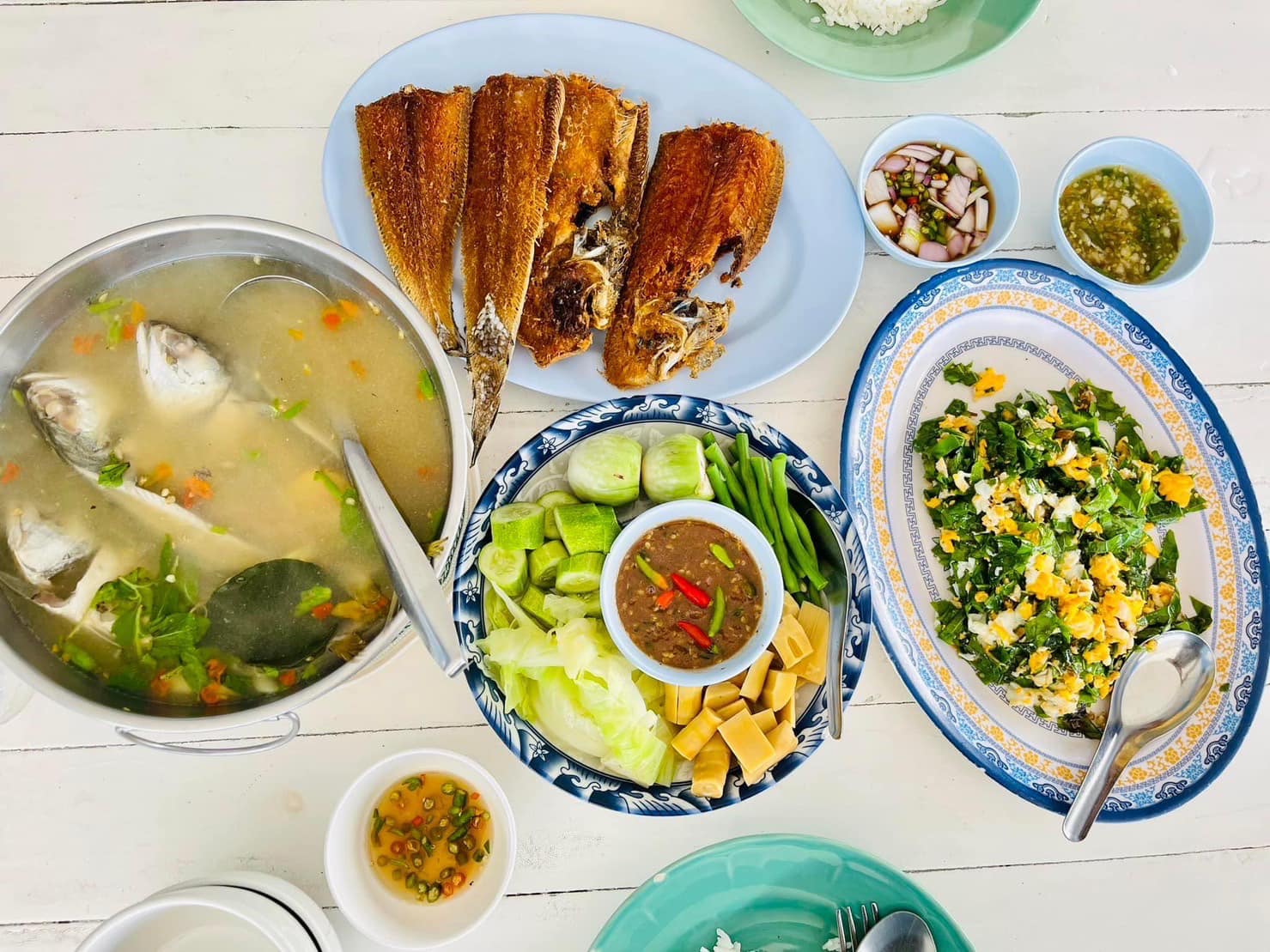 ร้านน้องเจเจ อาหารไทยพื้นบ้าน ซ.หัวหิน43-45, ร้านลุงบังหัวปลาหม้อไฟ หัวหิน, ร้านบ้านครูส่วน by ปลา, Tanya's, ร้านเกี๊ยวปลานำชัย, เจ๊กเปี๊ยะ, ครัวแม่ฬา, บ้านอิสระ, พาสใต้ บาย เชฟเต้หัวหิน Pastay by cheftae, ครัวเจ๊เนี้ยวหัวหิน51, โกหมาก หัวหิน, ซาลาเปาเตาถ่าน BY ยายม่วย, ร้านขนมไทยแม่เก็บหัวหิน, ครัวแม่กะเมย