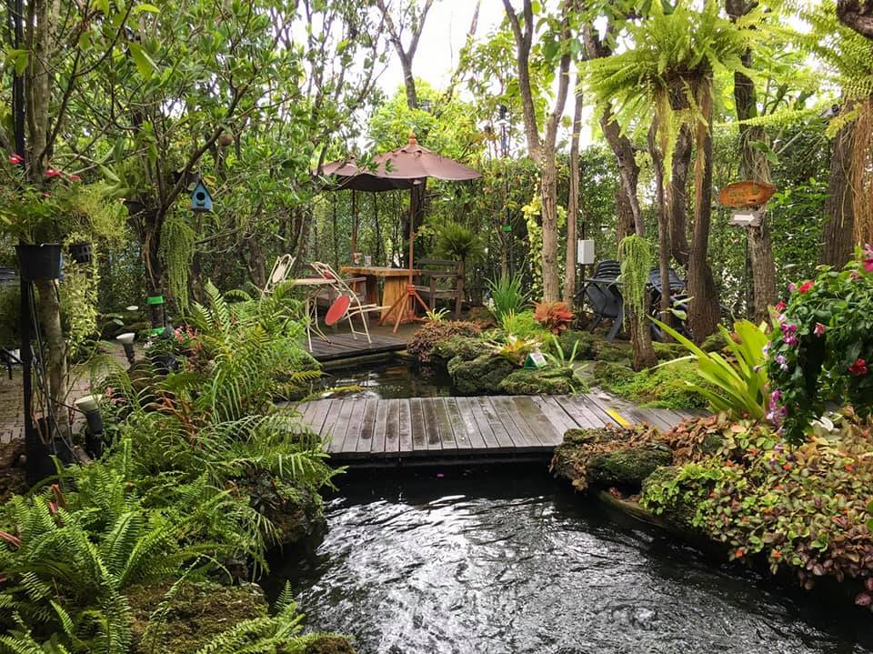 บ้านสวย ในสวน, Siam Brasserie , The Treehouse Nongchok, Natura Cafe, BaanNaiSuan Cafe&amp;Yoga, Patom, Portobello &amp; Désiré, ครัวบ้านสวนสุวรรณ, ร้านอาหารฐิตารีย์ สวนรถไฟ จตุจักร, บ้านสวน อบอวลรัก