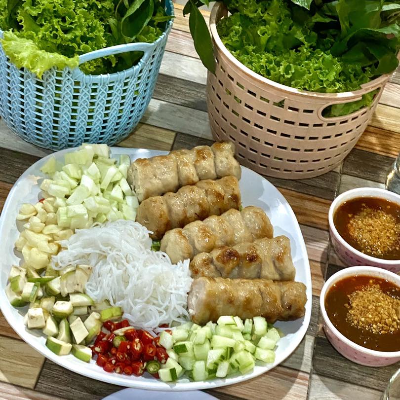 อิ่มเอิบแหนมเนือง, แอมเฮือง อาหารเวียตนาม, M.J. แหนมเนือง หนองคาย พลับพลาชัย, Arunee Cuisine, เชิญตะวัน, คำม่วน แหนมเนือง, สาขาหทัยราษฏร์, บ้านเวียดนาม คลอง4, Winner House, Pho Van, พี่หยองแหนมเนือง, วิลลี่แหนมเนือง Delivery, So Saigon เมืองทองธานี, กรีน แหนมเนือง, Saigon Recipe, Eat Viet, ครัวเมืองเว้ ลาว-ญวน, แหนมเนืองลับแล, แหนมเนืองคุณอ้อ, ลองดู, SAIGON VIETNAMESE RESTAURANT, โรงแรม ASIA HOTEL, VT แหนมเนือง, สาขาพระราม9, MJ แหนมเนืองอาหารเวียดนาม-อีสาน ทวีวัฒนา, ยัมมี่ แหนมเนือง เซ็นจูรี่ อ่อนนุช, Thuyền, แหนมเนืองนายช่าง Delivery