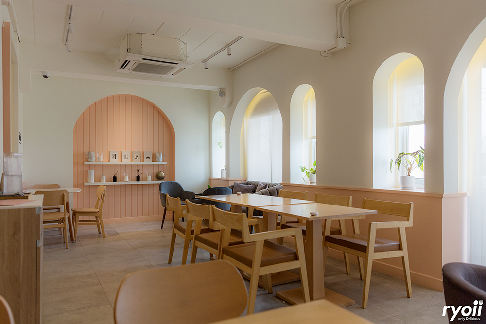 DULCE Casa de Pan, COME escape cafe, Iriscoffee, ปนิษ, Baan Orpor, Loading Caffeine, Little Hideout, Real Cafe, Simple Day Gelato, Cafe' Precious Space Time