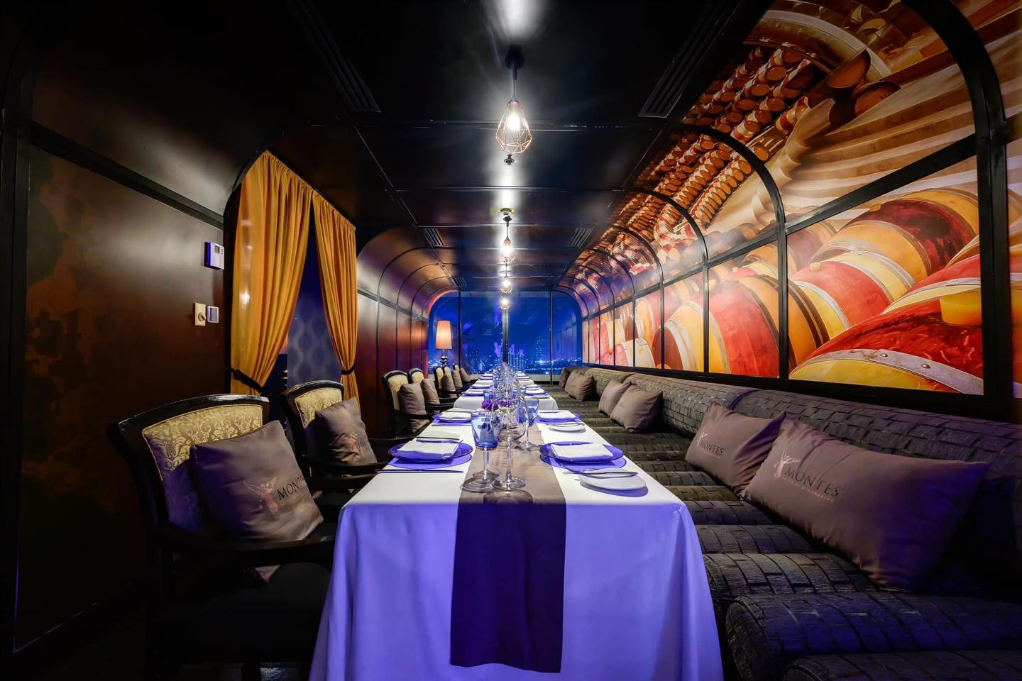 Level 50 by SEE FAH, Siam Yacht Club, Blue Sky, at Centara Grand, Mezzaluna Restaurant