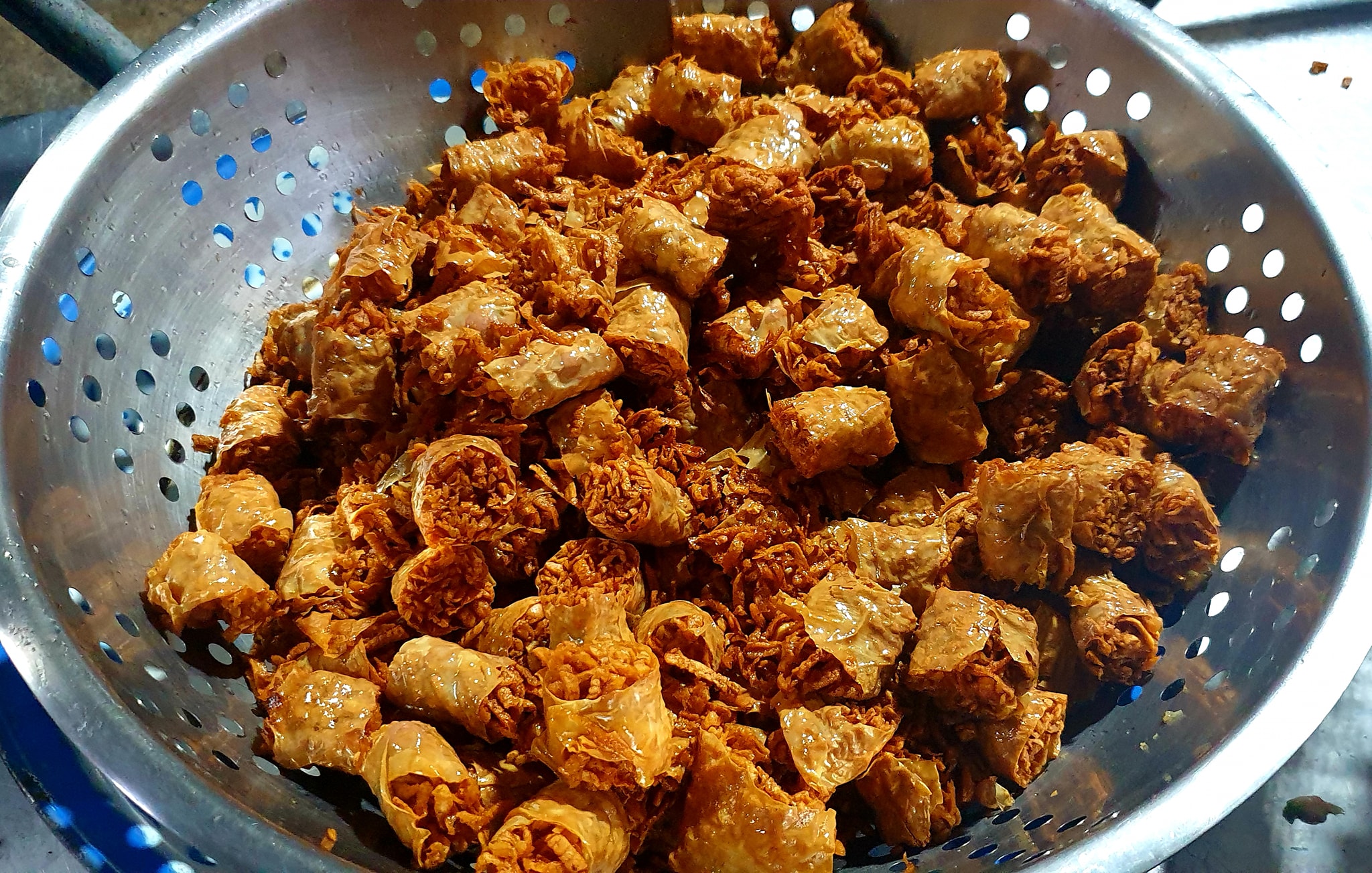 ก๋วยเตี๋ยวผัดงี่เง่า at เจ๊เบญ โอเดี้ยน, ร้านฮั้นโภชนา, เจ๊เฮี้ยง ก๋วยเตี๋ยวลูกชิ้นปลา ตลาดน้อย, ข้าวต้มปลาตลาดน้อย, Baan Chim Cha, อาฉีไก่ทอด, มานพ สุกี้รถกระบะ, แดงราชาหอยทอด, โจ๊ก เจ๊หมวยเกี้ย-ดั้งเดิม, เป็ดตุ๋นเจ้าท่า, ซี่โครงปราณ, คุณปุ๊กะหรี่ปั๊บ ณ ตลาดน้อย, แต้เล่าจิ้นเส็ง, Li Bing Waffle Parlour, Mana Craft, Jap Bread ตลาดน้อย, ฮงเซียงกง