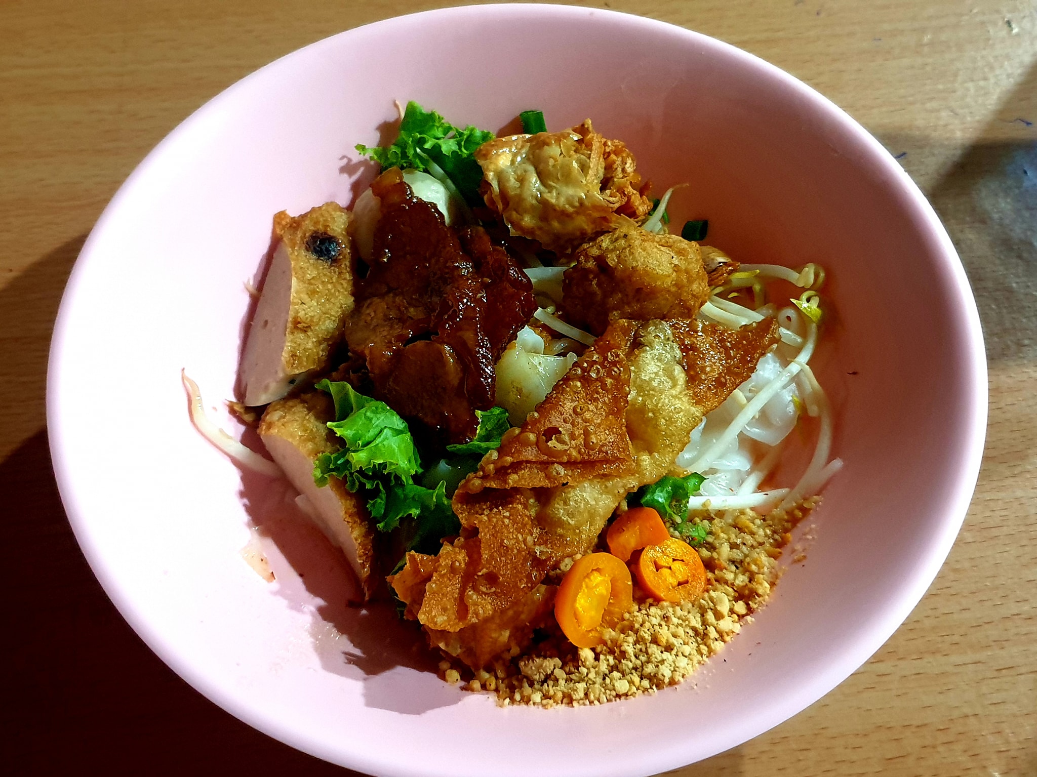 ก๋วยเตี๋ยวผัดงี่เง่า at เจ๊เบญ โอเดี้ยน, ร้านฮั้นโภชนา, เจ๊เฮี้ยง ก๋วยเตี๋ยวลูกชิ้นปลา ตลาดน้อย, ข้าวต้มปลาตลาดน้อย, Baan Chim Cha, อาฉีไก่ทอด, มานพ สุกี้รถกระบะ, แดงราชาหอยทอด, โจ๊ก เจ๊หมวยเกี้ย-ดั้งเดิม, เป็ดตุ๋นเจ้าท่า, ซี่โครงปราณ, คุณปุ๊กะหรี่ปั๊บ ณ ตลาดน้อย, แต้เล่าจิ้นเส็ง, Li Bing Waffle Parlour, Mana Craft, Jap Bread ตลาดน้อย, ฮงเซียงกง