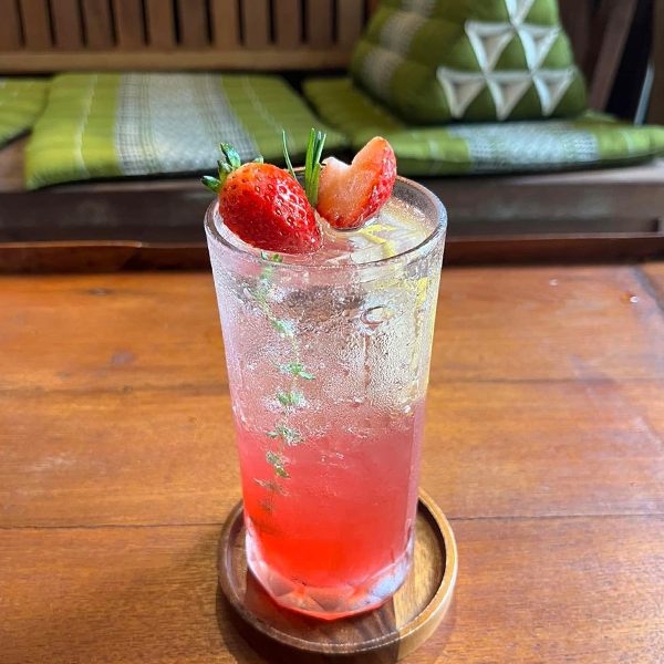 ก๋วยเตี๋ยวผัดงี่เง่า at เจ๊เบญ โอเดี้ยน, ร้านฮั้นโภชนา, เจ๊เฮี้ยง ก๋วยเตี๋ยวลูกชิ้นปลา ตลาดน้อย, ข้าวต้มปลาตลาดน้อย, Baan Chim Cha, อาฉีไก่ทอด, มานพ สุกี้รถกระบะ, แดงราชาหอยทอด, โจ๊ก เจ๊หมวยเกี้ย-ดั้งเดิม, เป็ดตุ๋นเจ้าท่า, ซี่โครงปราณ, คุณปุ๊กะหรี่ปั๊บ ณ ตลาดน้อย, แต้เล่าจิ้นเส็ง, Li Bing Waffle Parlour, Mana Craft, Jap Bread ตลาดน้อย, ฮงเซียงกง