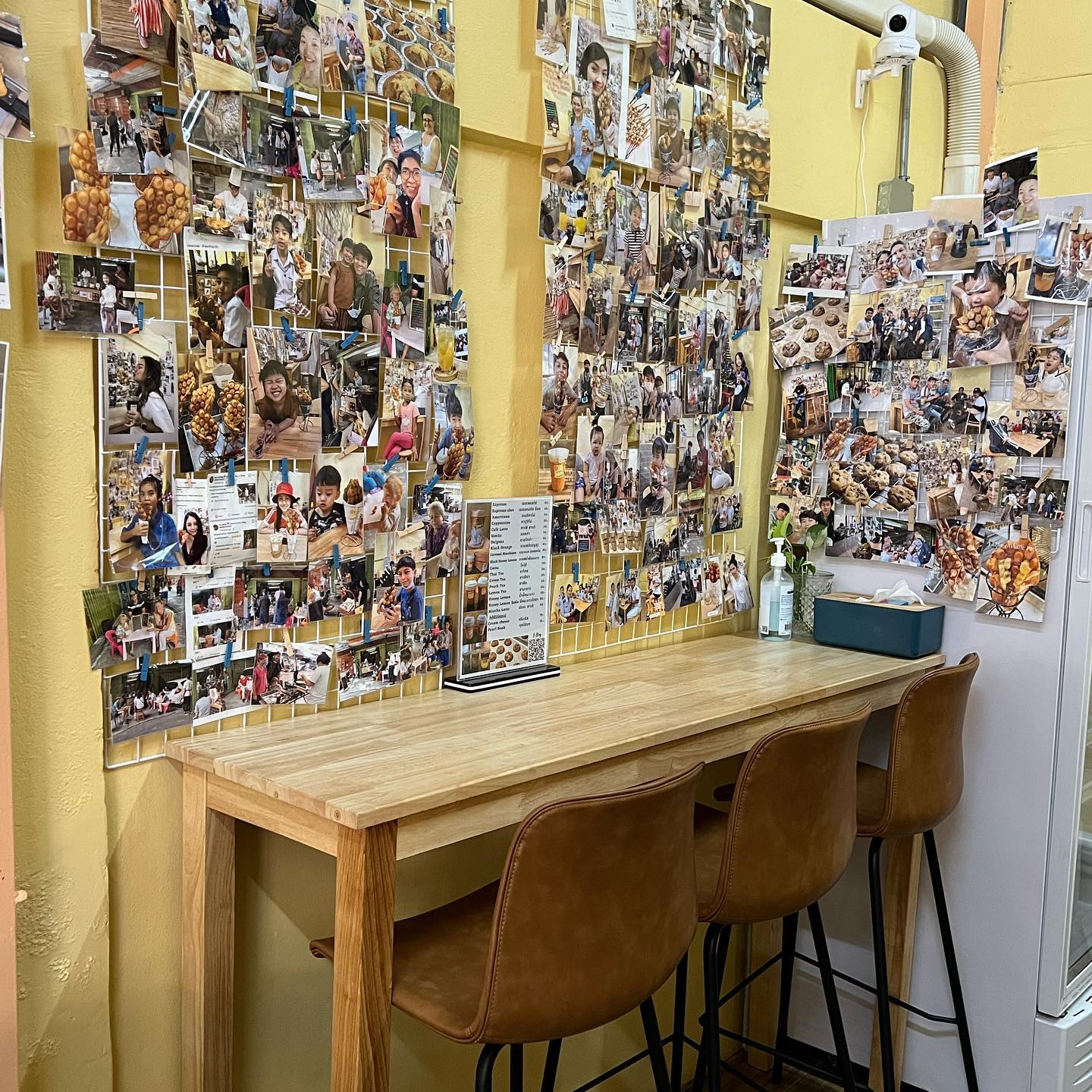 ก๋วยเตี๋ยวผัดงี่เง่า at เจ๊เบญ โอเดี้ยน, ร้านฮั้นโภชนา, เจ๊เฮี้ยง ก๋วยเตี๋ยวลูกชิ้นปลา ตลาดน้อย, ข้าวต้มปลาตลาดน้อย, Baan Chim Cha, อาฉีไก่ทอด, มานพ สุกี้รถกระบะ, แดงราชาหอยทอด, โจ๊ก เจ๊หมวยเกี้ย-ดั้งเดิม, เป็ดตุ๋นเจ้าท่า, ซี่โครงปราณ, คุณปุ๊กะหรี่ปั๊บ ณ ตลาดน้อย, แต้เล่าจิ้นเส็ง, Li Bing Waffle Parlour, Mana Craft, Jap Bread ตลาดน้อย, ฮงเซียงกง