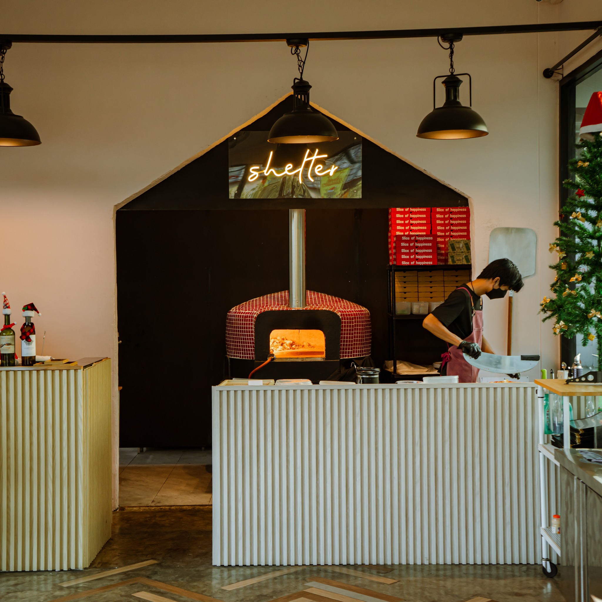 Pizzeria Limoncello, เชฟถนอม, กลมกล่อม BY CHEF AKE, Ciao Pizza, Pizza Aroy, Pizza Massilia, Grazie Pizzeria, The Garden Dough, Lanta Pizzeria, Mama Dolores, PizzaPazza, Dressage Horse Café, Pizzazo, Shelter Pizza พิซซ่าเตาถ่าน