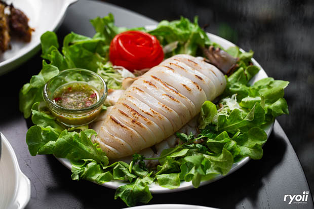 ครัวผักสด, Iconic Club Style, แก้วติ่มซำ, ตำ มึน มึน น., สวนอาหารริเวอร์ไซด์การเด้น, ยายปวด, ลุย, นิวแซ่บสุดซอย, ครัวตาอ้อซีฟู๊ด ชุมพร, ลุงเผล็นกุ้งหลวง, แม่ไม้ซีฟู้ด, ครัวสวนตาจี๊ด, ฟารีดาชาโรตี สาขาชุมพร, ก๋วยเตี๋ยวเนื้อนายดำ, ครัวทุ่งแพะ, บ้านพรรคพวก, ร้านอาหารตะเกียงไทยชุมพร, โกเหลียง, ครัวบ้านริมน้ำ ไร่ล่างซิตี้, พนังตักซีฟู๊ด คาเฟ่&amp;บาร์, ติ่มซำ หอเจี๊ยะ at ชุมพร, ครัวคุณจักษ์